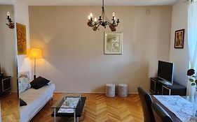 Kolovare Beach Apartment & Free Parking